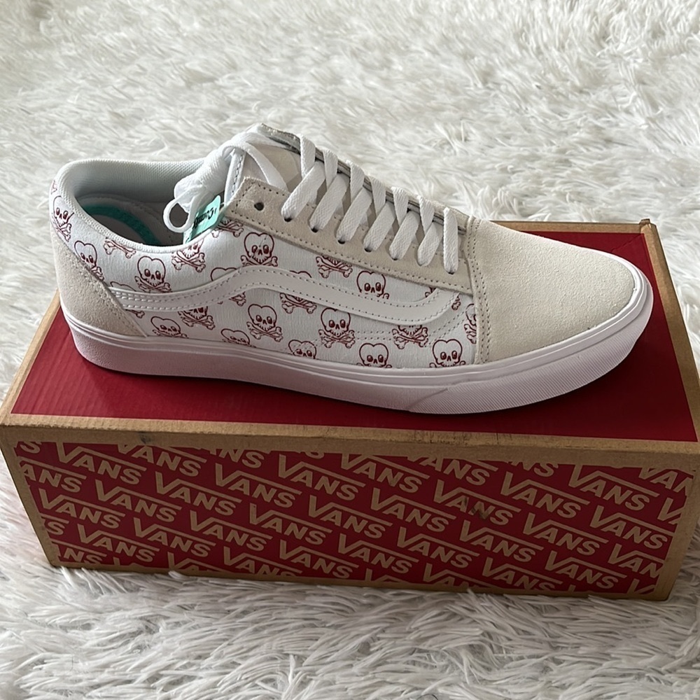 New VANS Unisex Comfycush Coldhearted/true white Unisex Sneakers M-11.5/W- 13